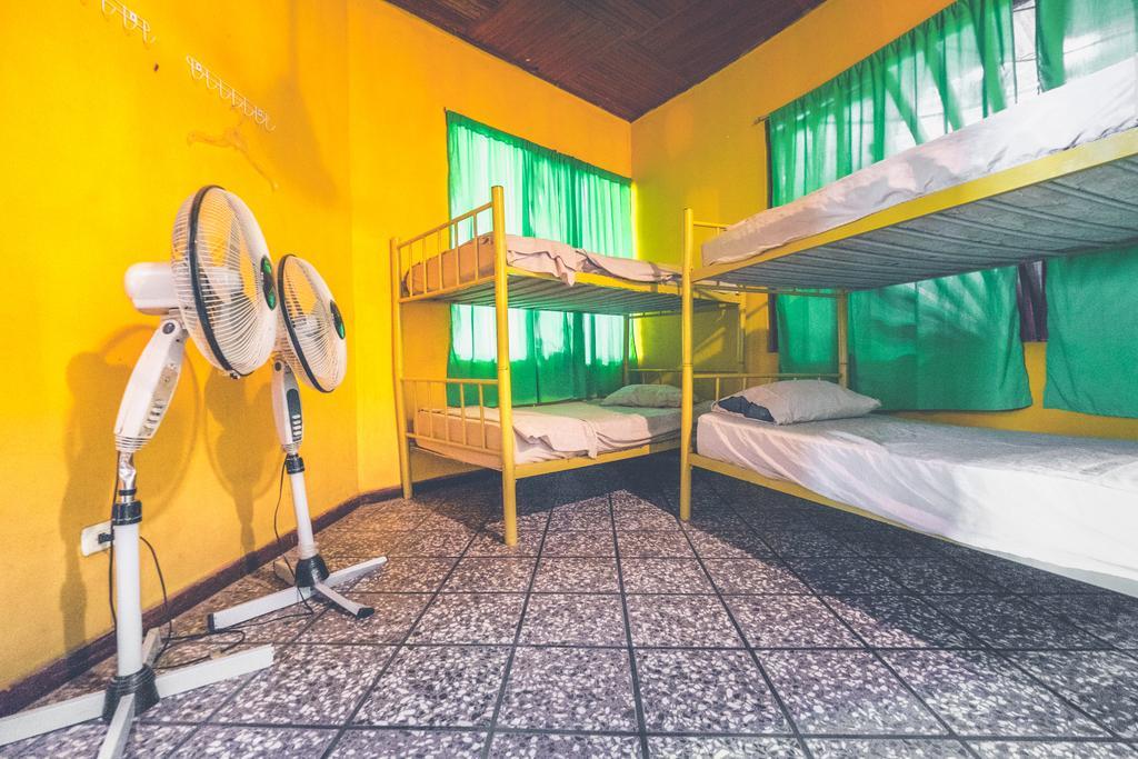 Pura Vida Hostel Tamarindo Eksteriør billede